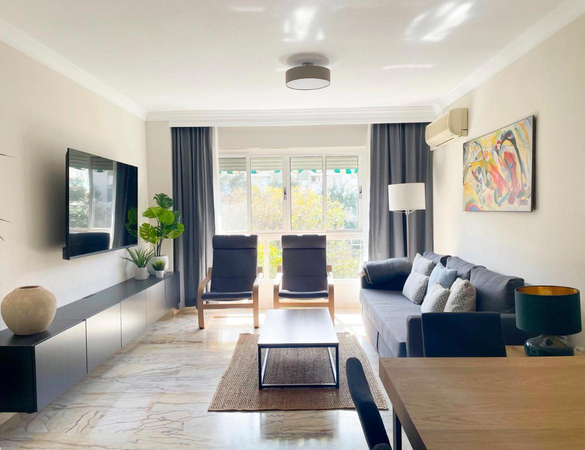 Apartament Holidays2Malaga Tomas De Echeverria 150 Mts To Beach & High Speed Wifi & Parking Zewnętrze zdjęcie