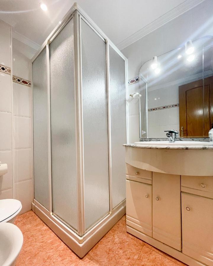 Apartament Holidays2Malaga Tomas De Echeverria 150 Mts To Beach & High Speed Wifi & Parking Zewnętrze zdjęcie