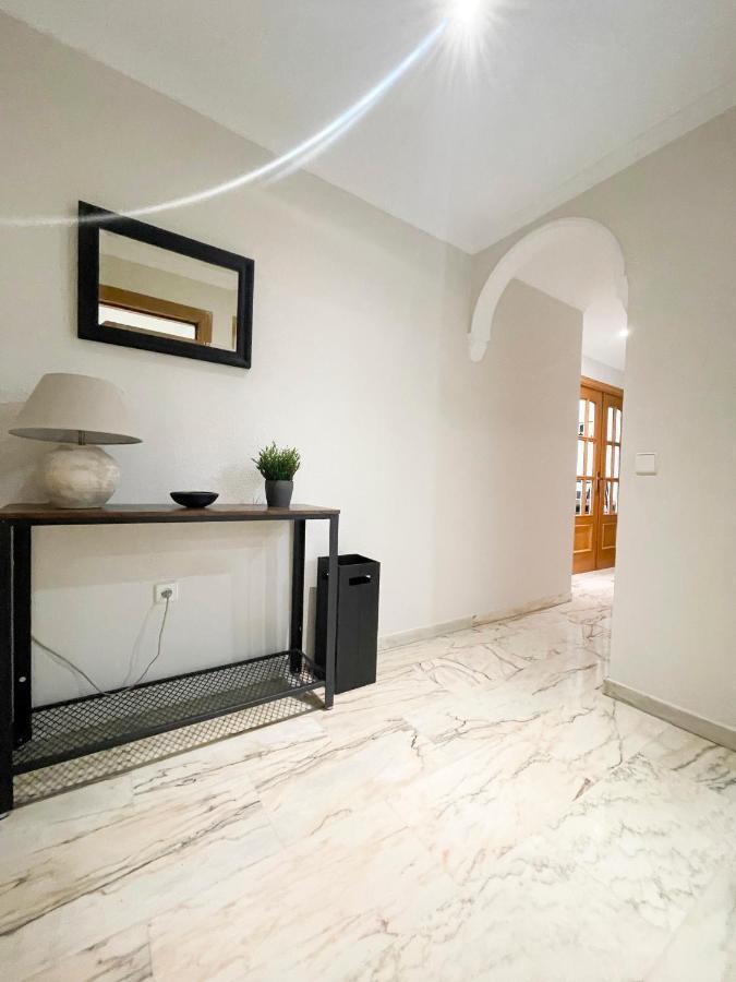Apartament Holidays2Malaga Tomas De Echeverria 150 Mts To Beach & High Speed Wifi & Parking Zewnętrze zdjęcie