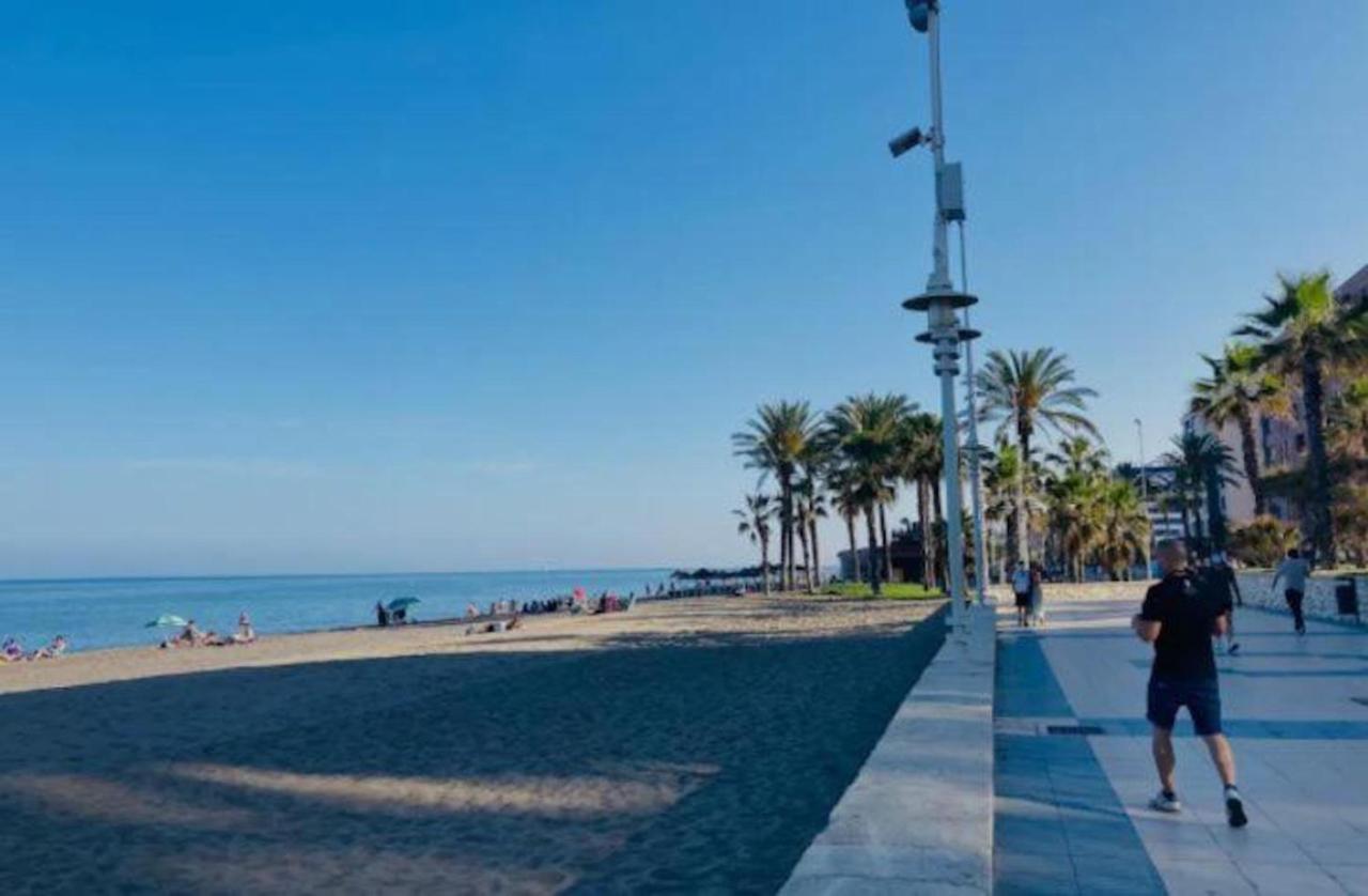 Apartament Holidays2Malaga Tomas De Echeverria 150 Mts To Beach & High Speed Wifi & Parking Zewnętrze zdjęcie